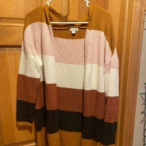 NEVER WORN MULTICOLOR COZY CARDIGAN